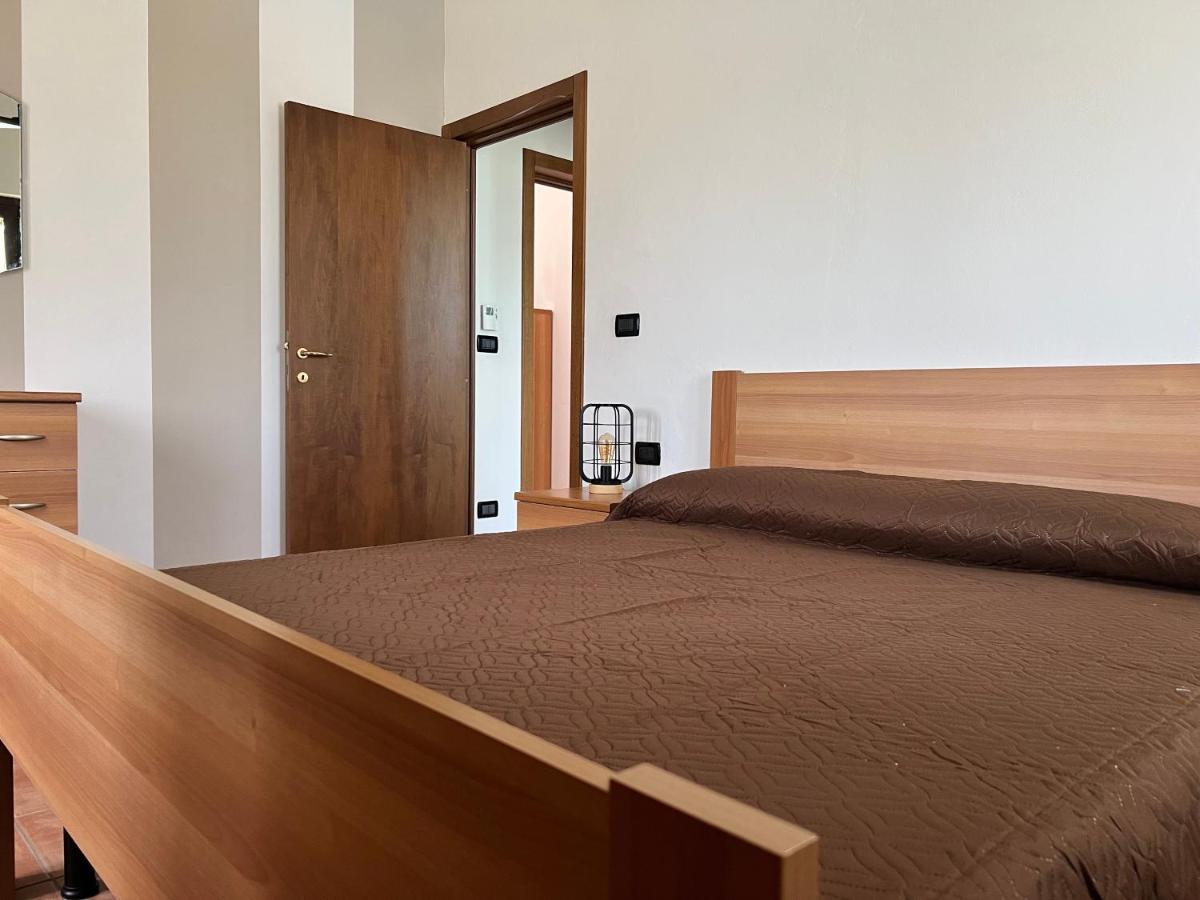 Country House Western Club Sant'Omero Esterno foto