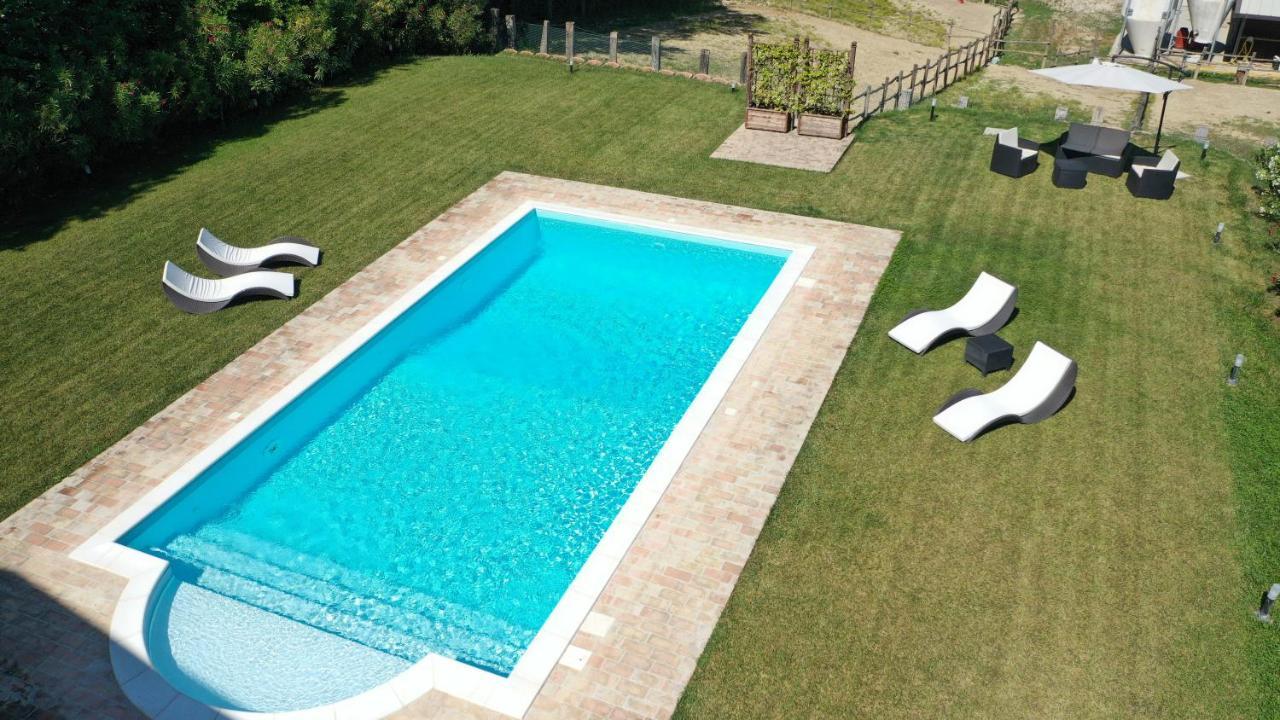 Country House Western Club Sant'Omero Esterno foto