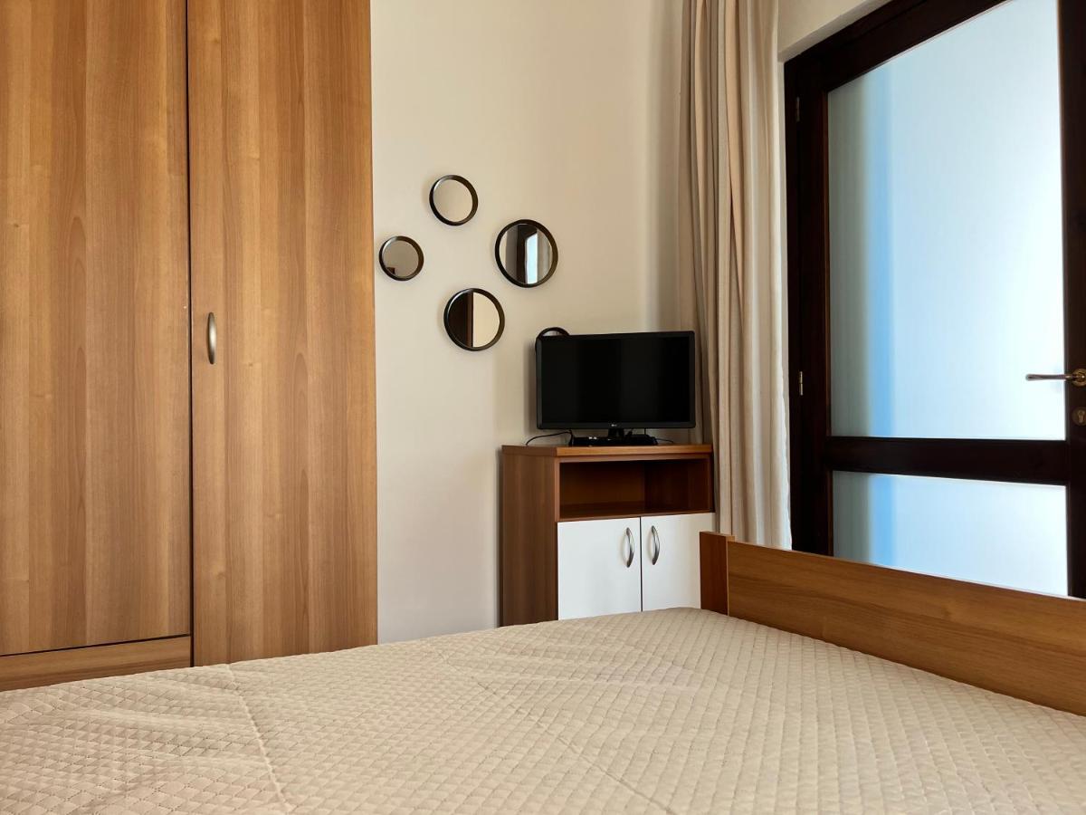 Country House Western Club Sant'Omero Esterno foto