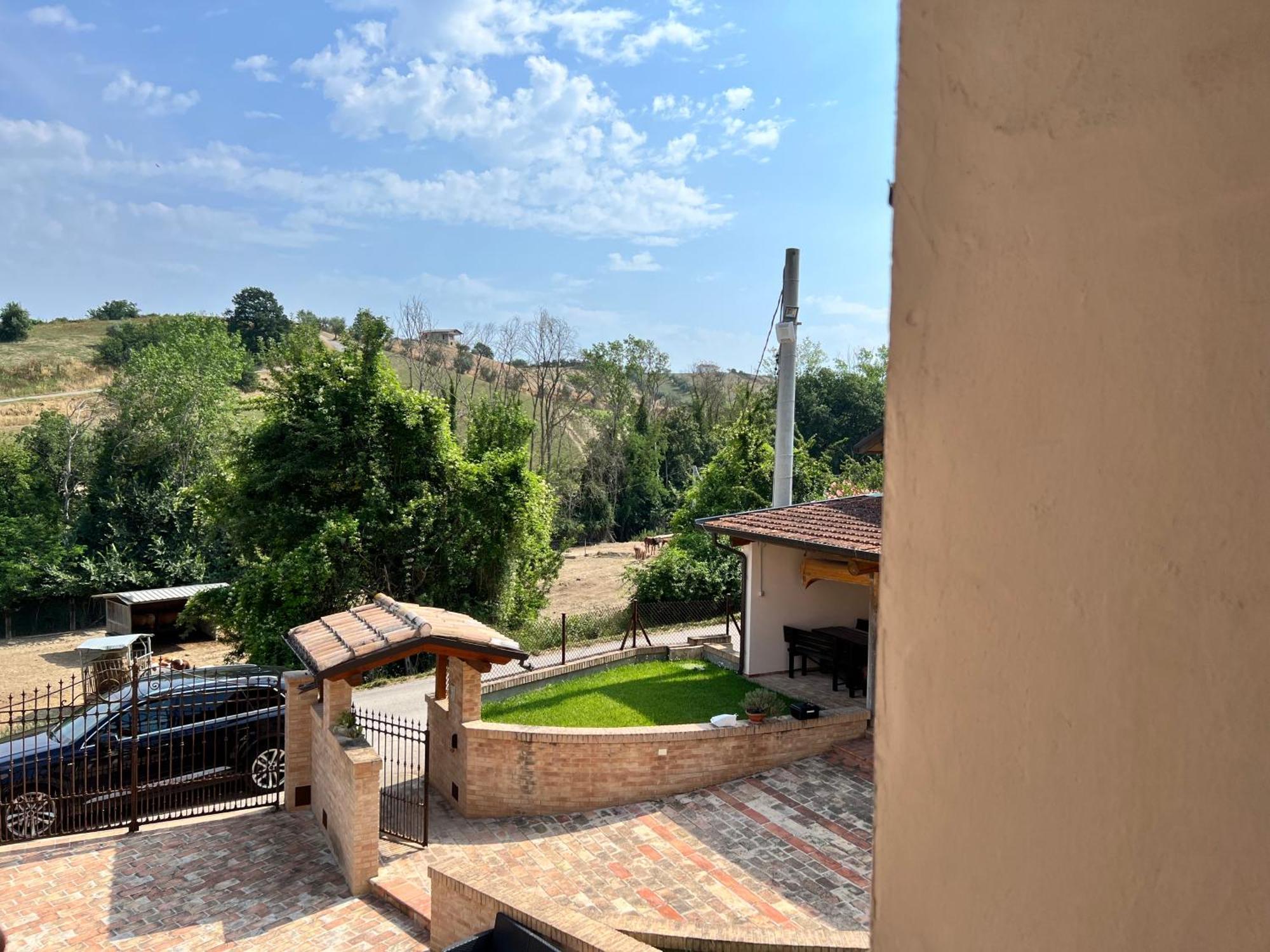 Country House Western Club Sant'Omero Esterno foto